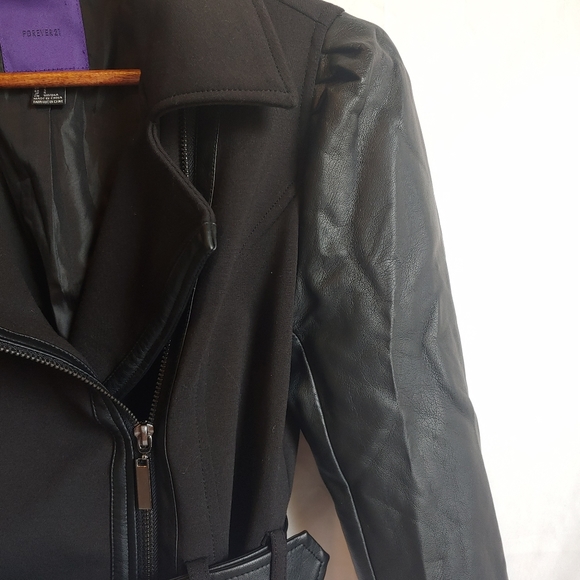 Forever 21 Vegan leather moto crop jacket - Picture 3 of 5